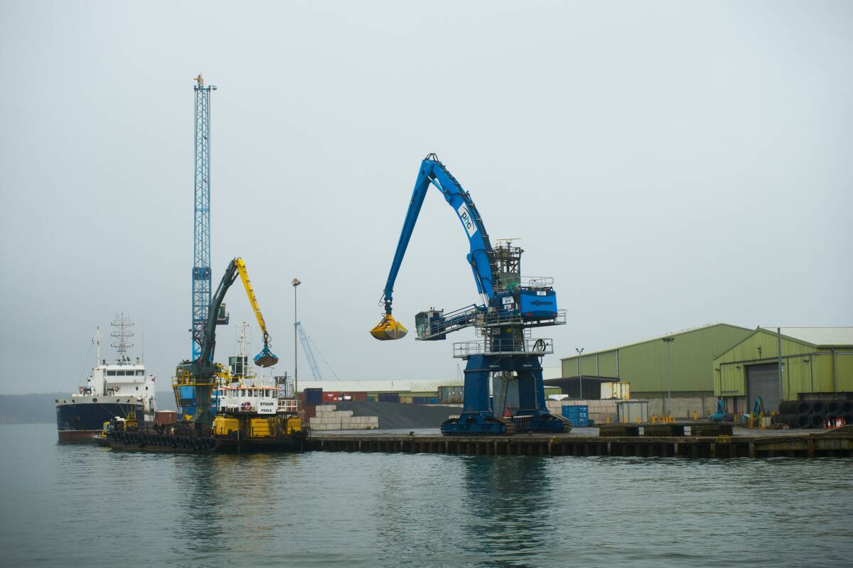 opération de dragage portuaire